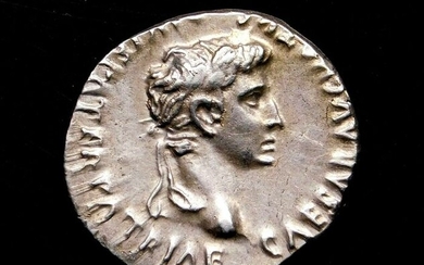 Roman Empire. Octavian as Augustus (27 BC-AD 14). AR Denarius,Lugdunum circa 2 BC-AD 4