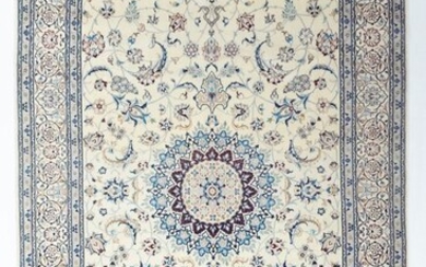 Sehr feiner Nain - Carpet with silk - 358 cm - 237 cm