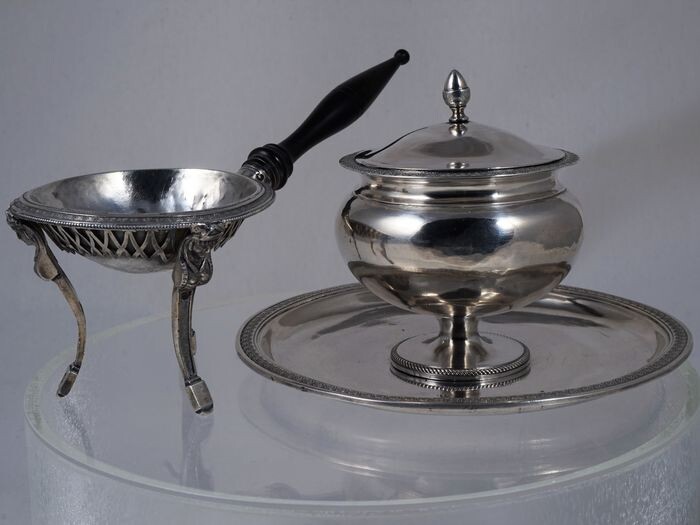 Sugar bowl and cup with handle - .950 silver - France and Italy - Early 19th century