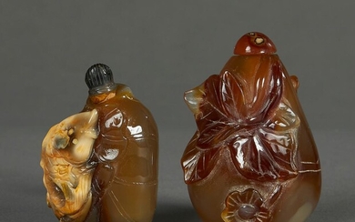 TWO CHINESE AGATE SNUFF BOTTLES