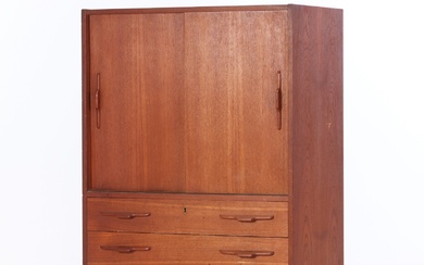 Teak chest of drawers / cabinet, 1950s/60s.
