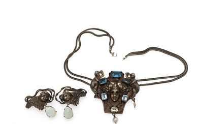 Torben Hardenberg: A jewellery set of oxidized sterling silver comprising a necklace and a pair of ear clips. (3)