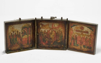Triptych of triptych representing "Scenes from the Life of Christ" painted on wood. In a brass frame dated 1567. Russian work. Period: 16th century. (*). Size (open): 9,5x28cm. Size (per icon):+/-9x9cm.