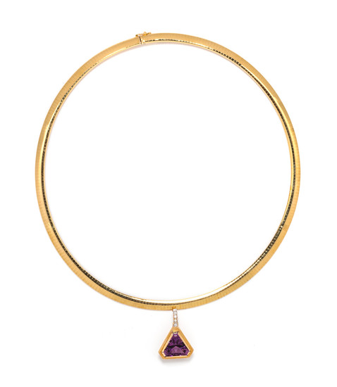 YELLOW GOLD, AMETHYST AND DIAMOND PENDANT/NECKLACE