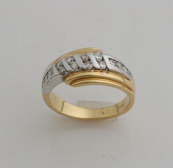 Yellow gold ring, 750/000, with diamond. Sleek