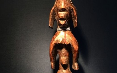 spirit figure - Beads, Metal, Wood - MUMUYE - NIGERIA