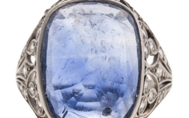 A Lady's Vintage Sapphire Ring in Platinum