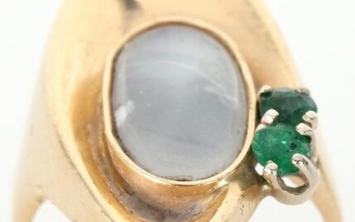14K YELLOW GOLD EMERALD LADIES COCKTAIL RING