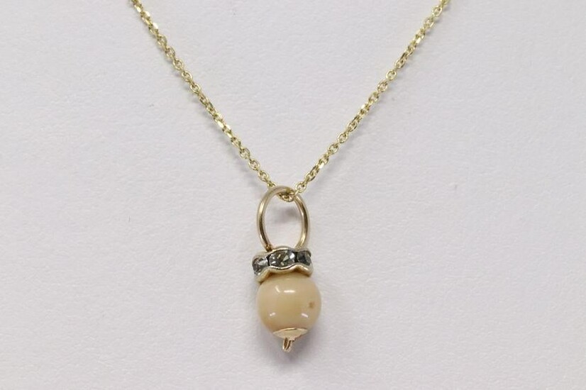 14Kt Yellow Gold Diamond Pendant & Necklace.