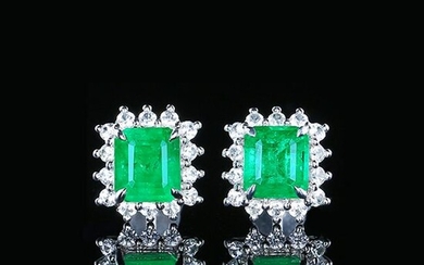 18K White Gold 2.1 ct Emerald & Diamond Earrings