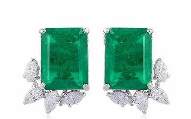 18k White Gold Stud Earrings HI/SI Diamond Emerald