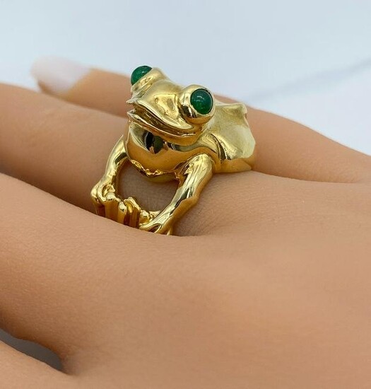 18k Yellow Gold Frog Ring With Emerald Eyes