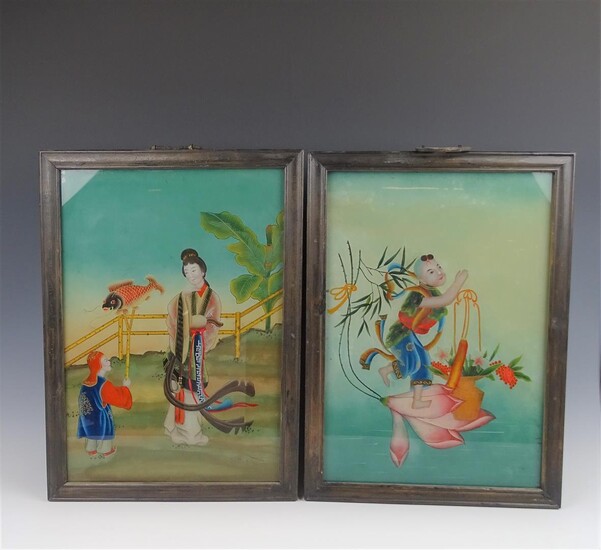 (-), 2 diverse Chinese achterglasschilderingen met afbeelding van...
