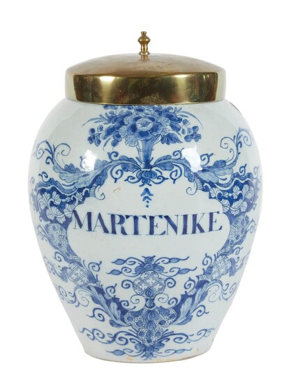 36 Delft : un pot à « tabac de Martinique » en faïence stannifère et décor en c