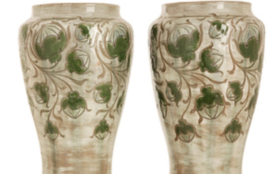 AUGUSTE DELAHERCHE (1857-1940) Paire de vases balustres en...