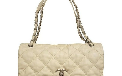 CHANEL IVORY DIAMOND QUILTED SINGLE FLAP BAG
