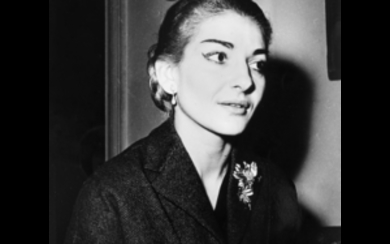 GUGLIELMO COLUZZI ( 1927 ) , Maria Callas 1960 ca. Vintage gelatin silver print. Author credit stamp on the reverse. 9.45 x 7.09 in.