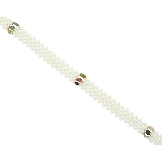 A 14ct cultured pearl necklace