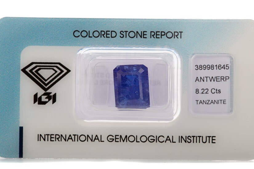 **A CERTIFICATED UNMOUNTED TANZANITE