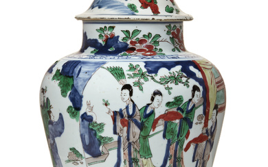 A CHINESE WUCAI PORCELAIN BALUSTER JAR AND COVER TRANSITIONAL PERIOD...