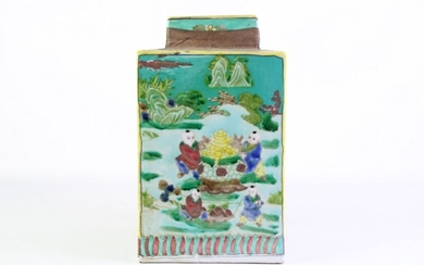 A Chinese Qing Style Famile Verte Tea Caddy (H 29cm W 17.5cm)