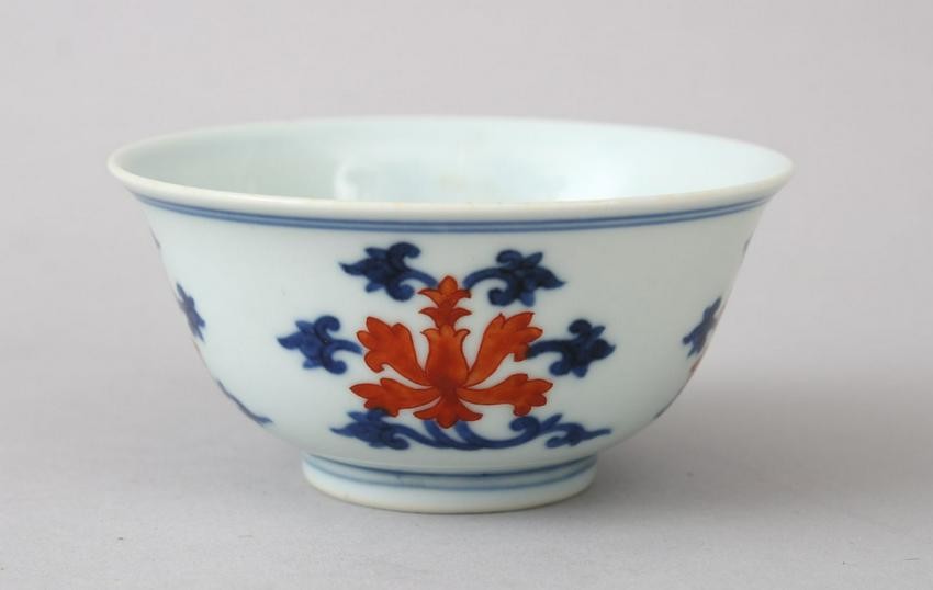 A GOOD CHINESE BLUE, WHITE & UNDERGLAZE RED PORCELAIN