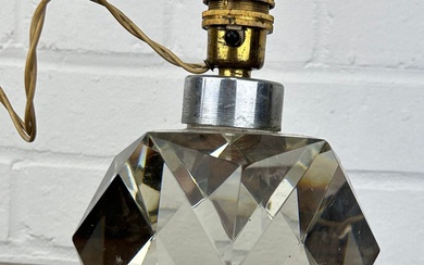 A HEAVY GLASS OR CRYSTAL TABLE LAMP POSSIBLY ART...