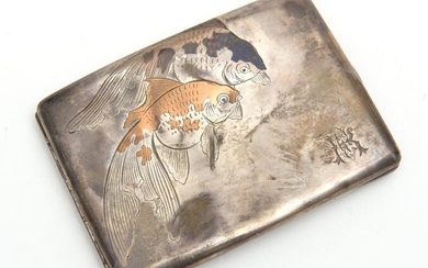 A JAPANESE SILVER AND MIXED METAL CIGARETTE CASE, MEIJI PERIOD, CIRCA 1900, ENGRAVED AND INLAID WITH KOI TO THE COVER AND INTERIOR O...