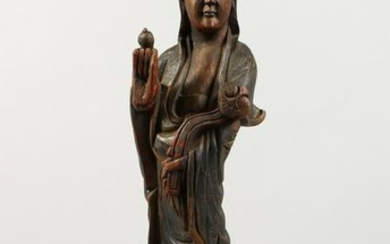 A LARGE 19TH / 20TH CENTURY CHINESE CARVED WOODEN