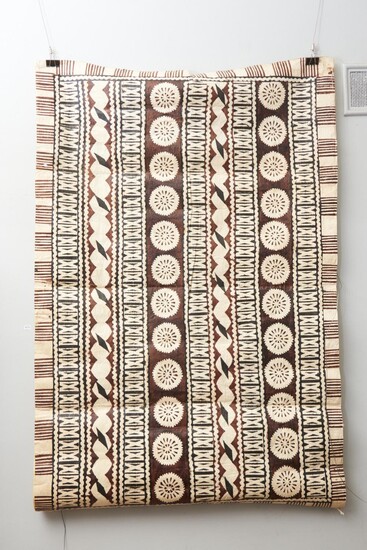 A LARGE PACIFIC ISLAND TAPA CLOTH, 177 X 120CM, LEONARD JOEL LOCAL DELIVERY SIZE: SMALL