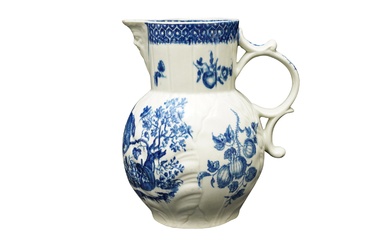A SALOPIAN BLUE AND WHITE PORCELAIN JUG, CIRCA 1775-90