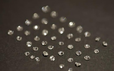 A collection of small loose diamonds