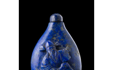 A lapislazzuli relief decoration snuff bottle China, late 19th century (h. 6.5 cm.)