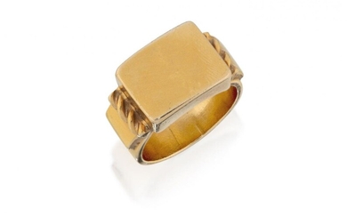 A large, 1940s gold signet ring, of saddle shaped design, ring size T