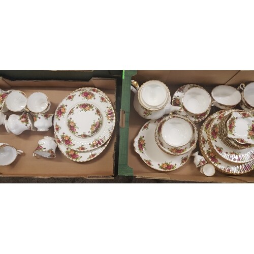 A large collection of Royal Albert Old Country Rose Patterne...