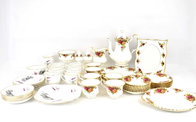 A thirty-one piece Royal Albert 'Old Country Roses' tea set,...