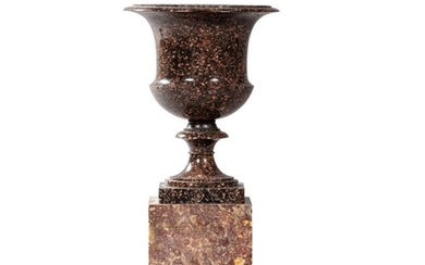 An Italian black porphyry Medicis vase, 19th century | Vase Médicis en porphyre noir, Italie, XIXème siècle