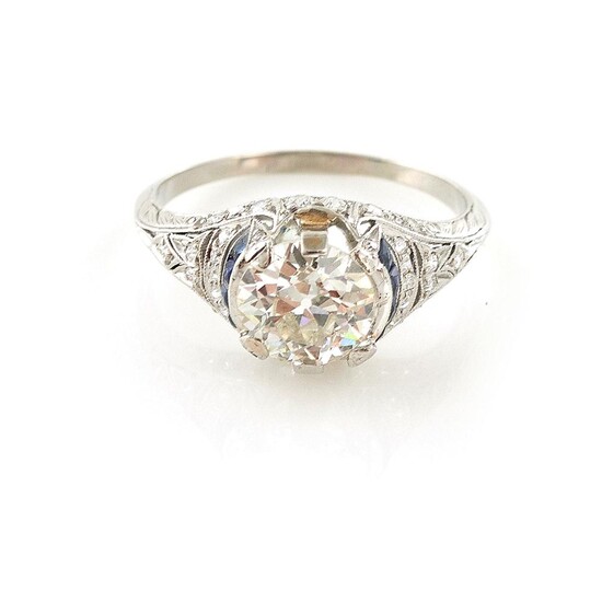 Art Deco platinum filigree and diamond ring