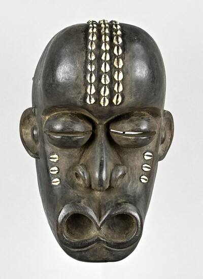 Beautiful carved mask, Africa, big