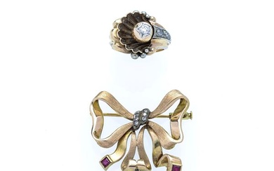Bow brooch in 12 kt rose gold, diamonds and red stones and ring in 18 kt rose gold and diamonds