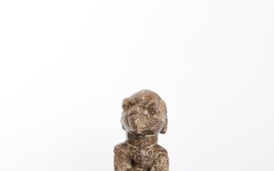Buste de femme Pierre sculptée KISSI, Sierra Leone Hauteur : 18 cm Provenance: ancienne collection...