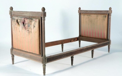 CARVED FRENCH LOUIS XVI STYLE 8-LEG DAY BED 1920