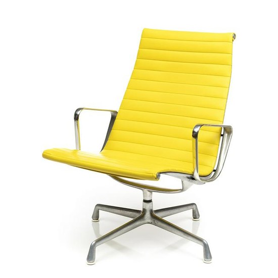 Charles and Ray Eames Aluminum Group Lounge Chair