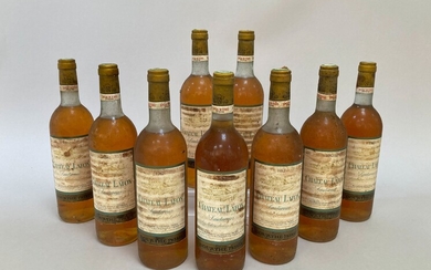 Château LAFON 1982 Mise DOURTHE Nég. - SAUTERNES. 9 bouteilles. (Etiquettes tachées; 6 niveaux dans...