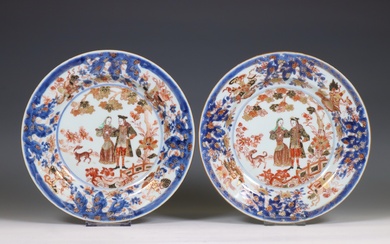 China, a pair of verte-Imari porcelain 'Governor Duff' plates, ca. 1730