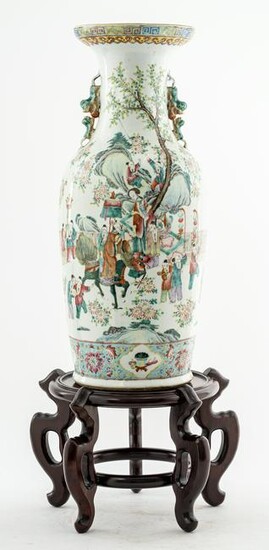 Chinese Export Famille Rose Large Porcelain Vase