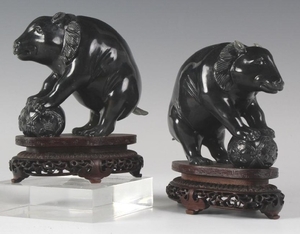 Chinese Export Gray Jade Hardstone Bears Figurines