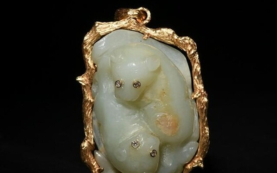 Chinese Jade Toggle of Badgers, 18th Century