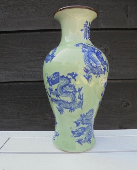 Chinese porcelain Blue & White Vase, ? Ming Reign Mark
