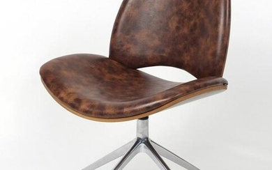 Contemporary Frovi Era swivel chair with leather